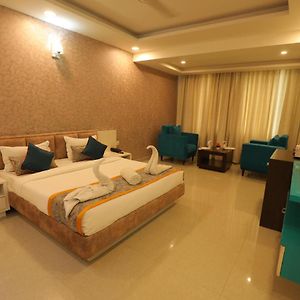 Meera Madhav Resort